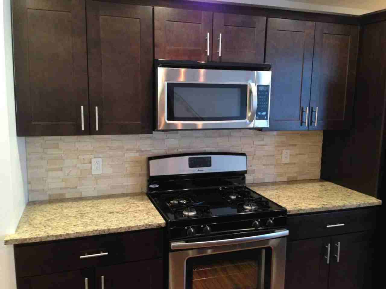 1707 Jane St - Photo 7 of 17