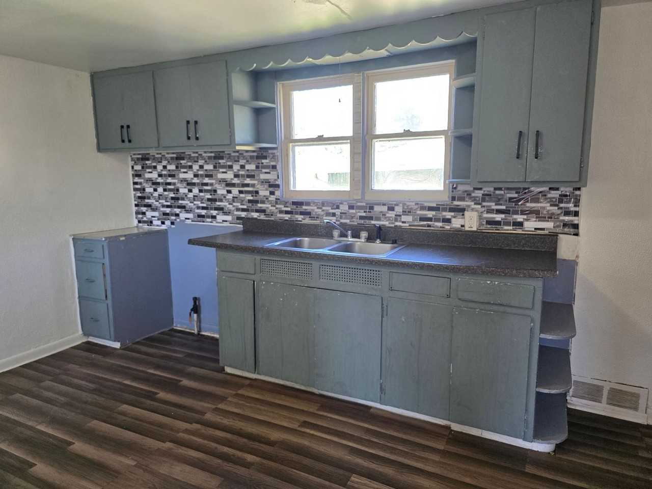719 Obrien St - Photo 2 of 20