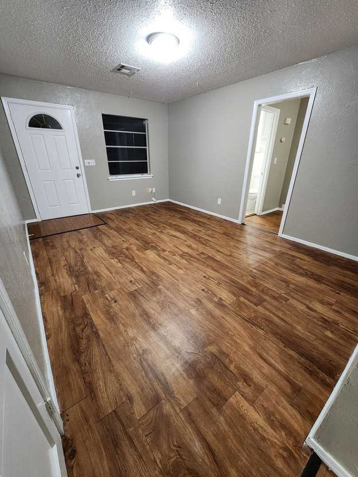 6317 S Phillips Ave - Photo 5 of 13