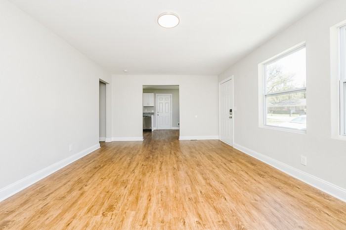 4 Gilbert Ct - Photo 6 of 19