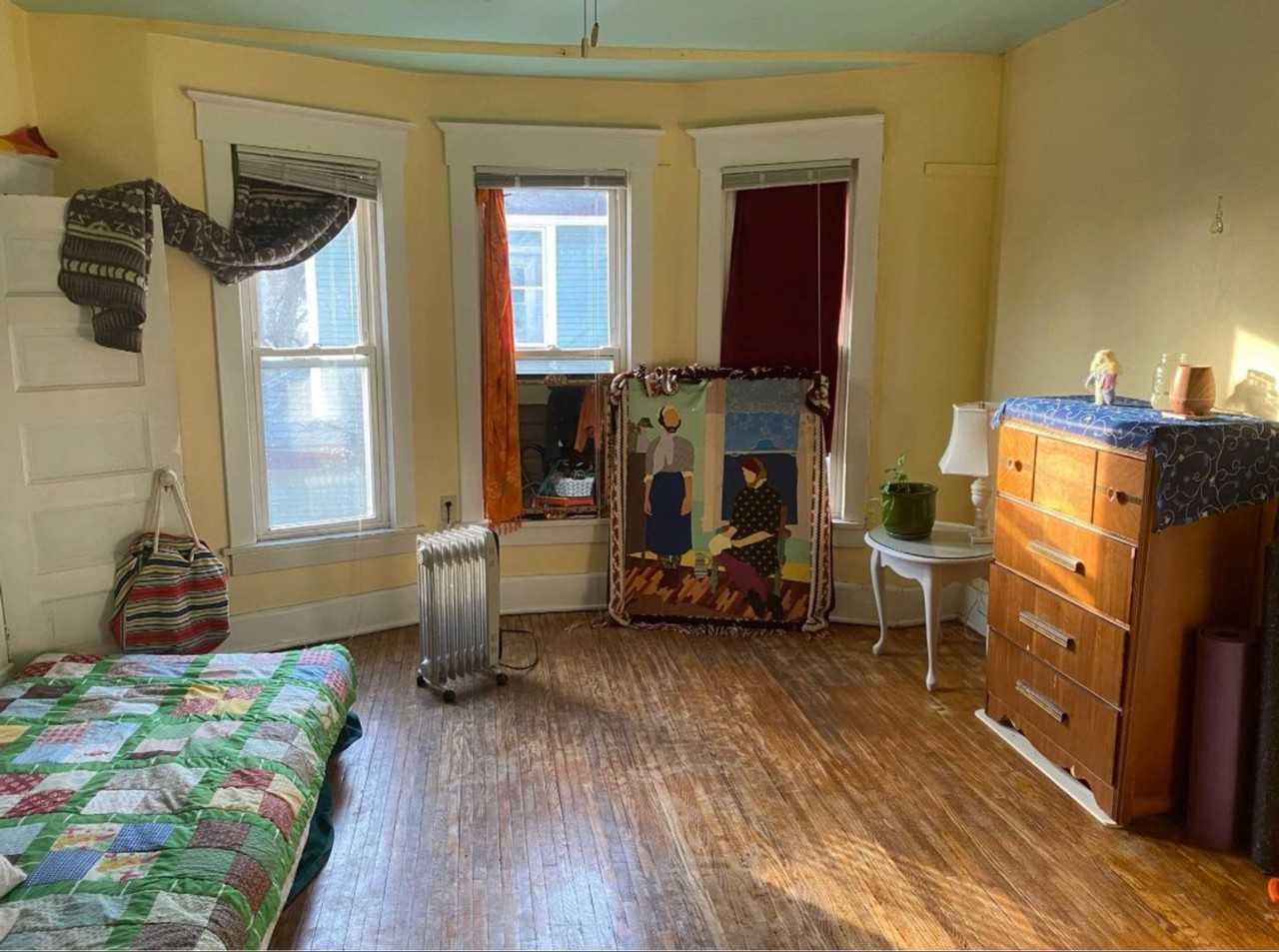 303 W. Illinois - Photo 4 of 20