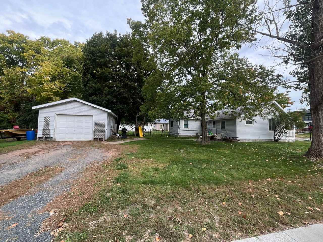 2306 2nd St - Photo 2 of 11