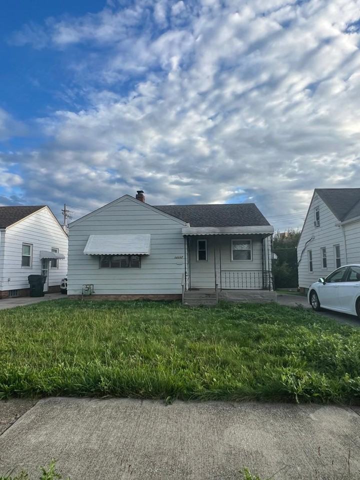 12332 Southern Ave - Photo 2 of 15