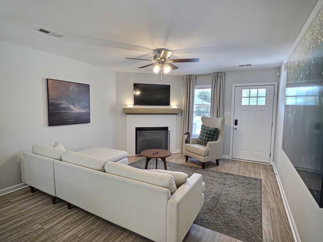 2299 Raleigh Ct - Photo 4 of 21
