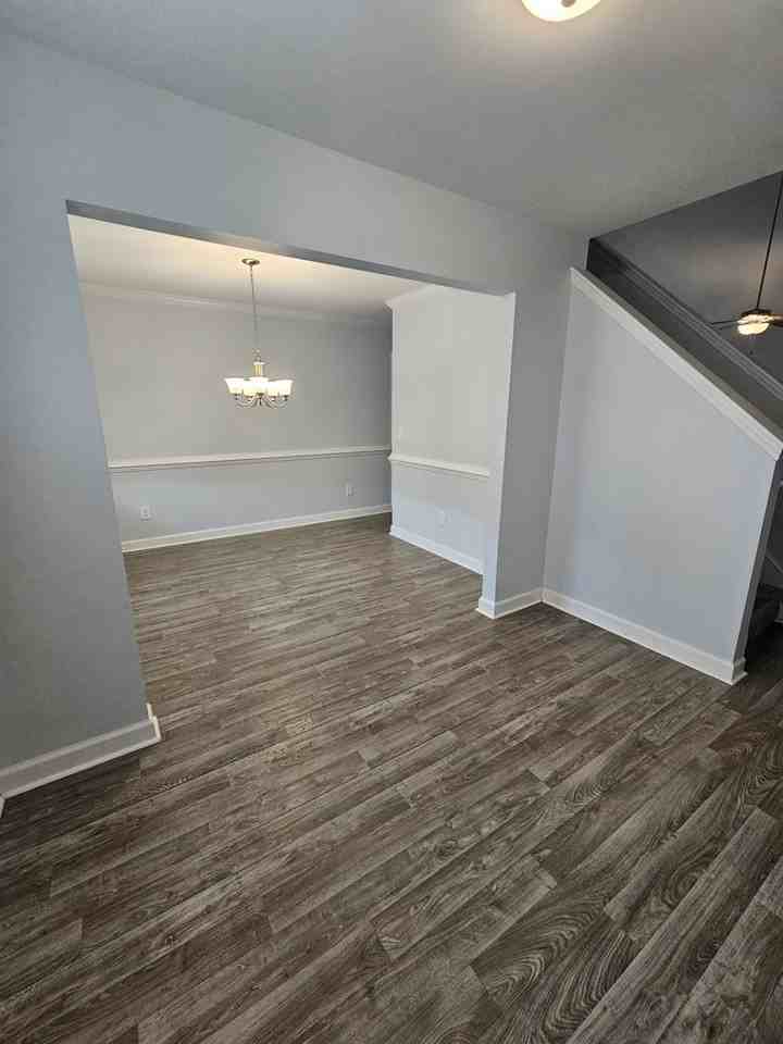 507 Admiral Bend Dr - Photo 4 of 21