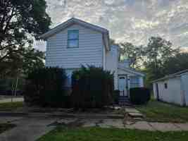 featured image of 124 Studebaker St