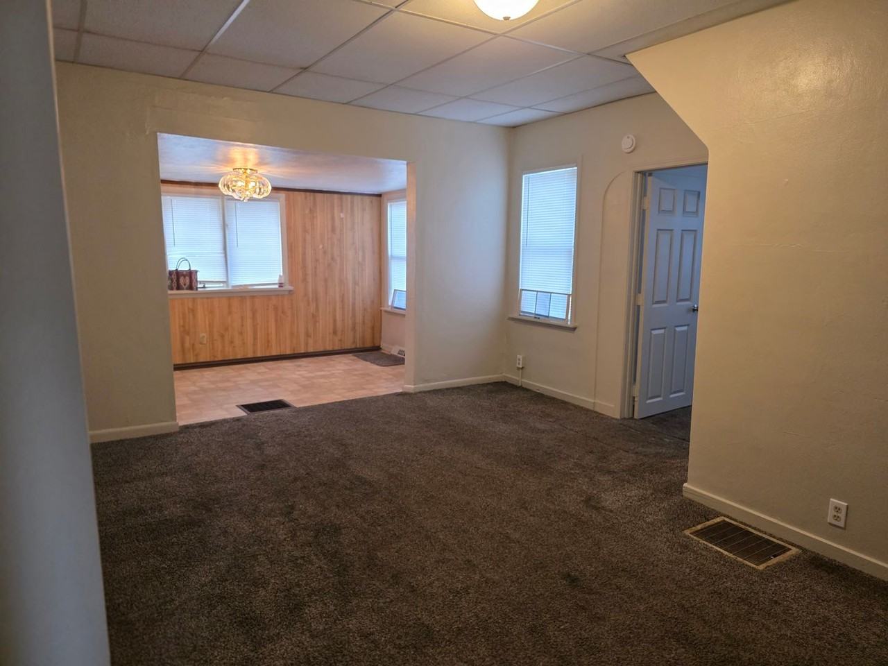 124 Studebaker St - Photo 2 of 10