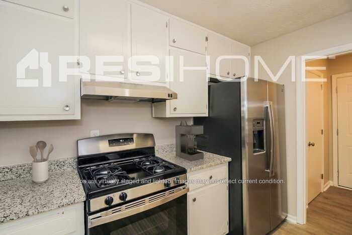 2886 Botany Dr - Photo 2 of 22