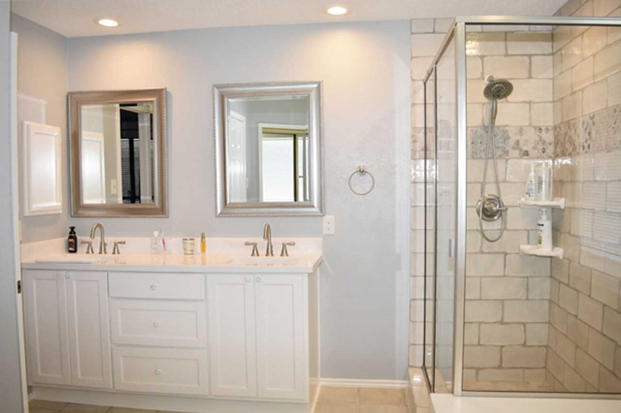 1565 Glenmore Dr - Photo 4 of 16
