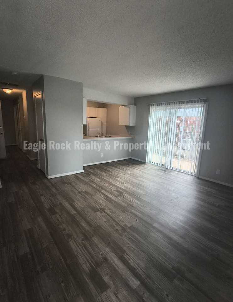 2201 S 116th East Ave - Photo 2 of 24