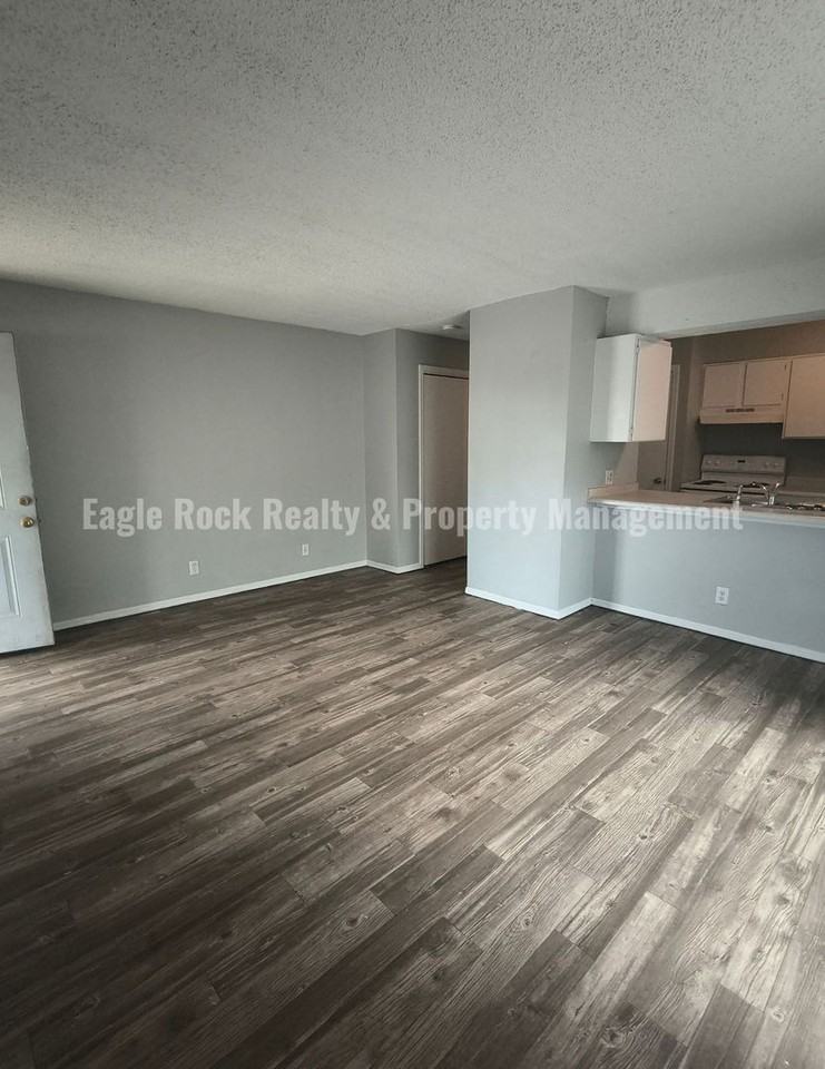 2201 S 116th East Ave - Photo 3 of 24