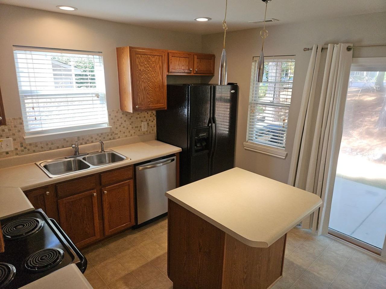 106 Shelter Haven Dr - Photo 5 of 18