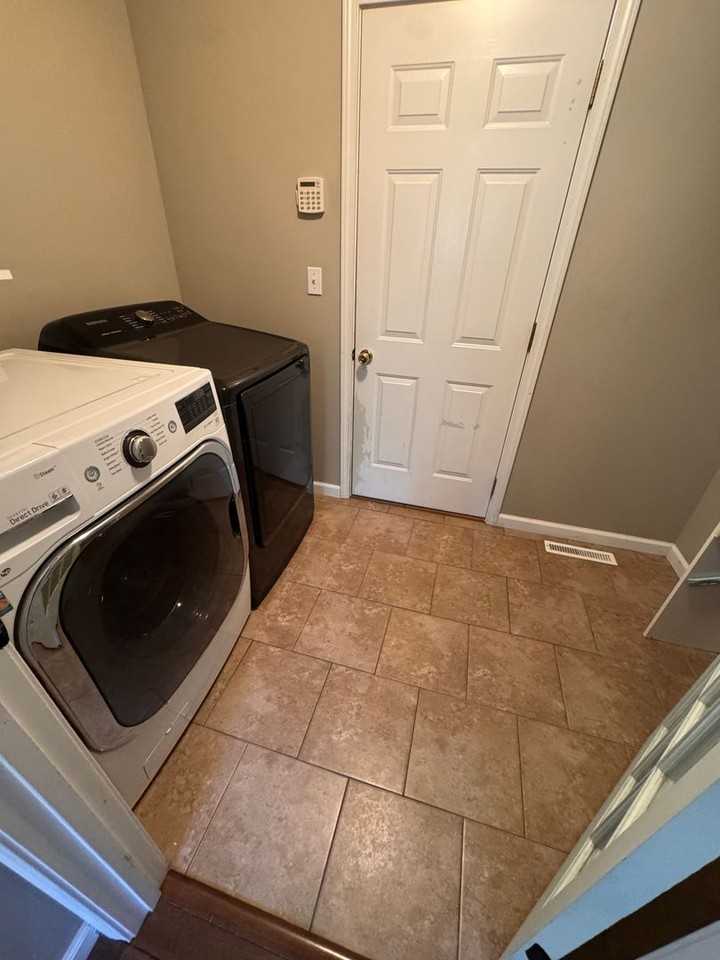 502 Campusview Dr - Photo 6 of 17