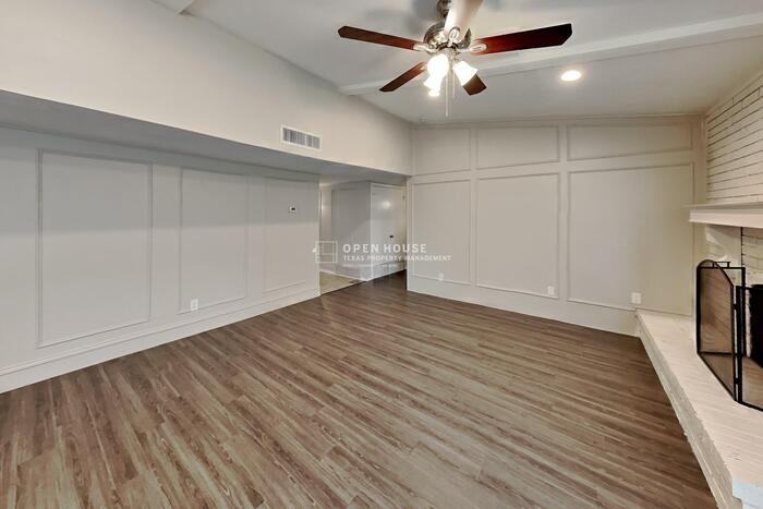 1205 Harvest Glen Dr - Photo 5 of 24