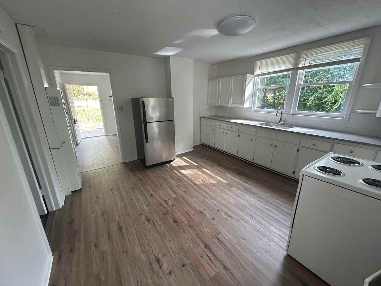104 Countryside Dr Se - Photo 2 of 10