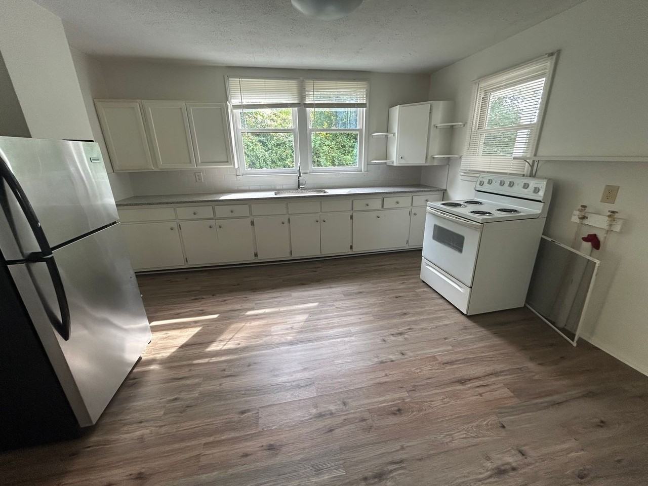 104 Countryside Dr Se - Photo 3 of 10