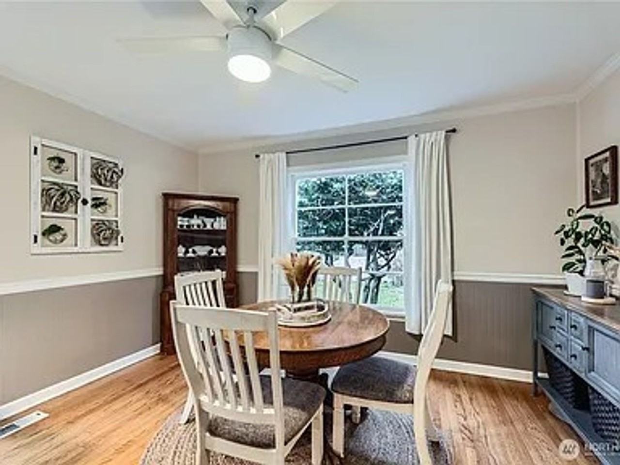 417 Avenue F - Photo 3 of 21