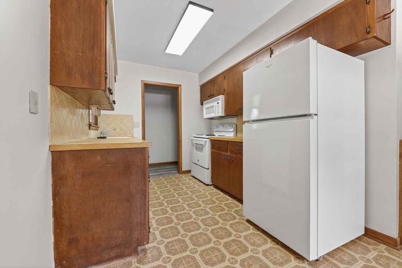 610 Elaine St - Photo 3 of 22