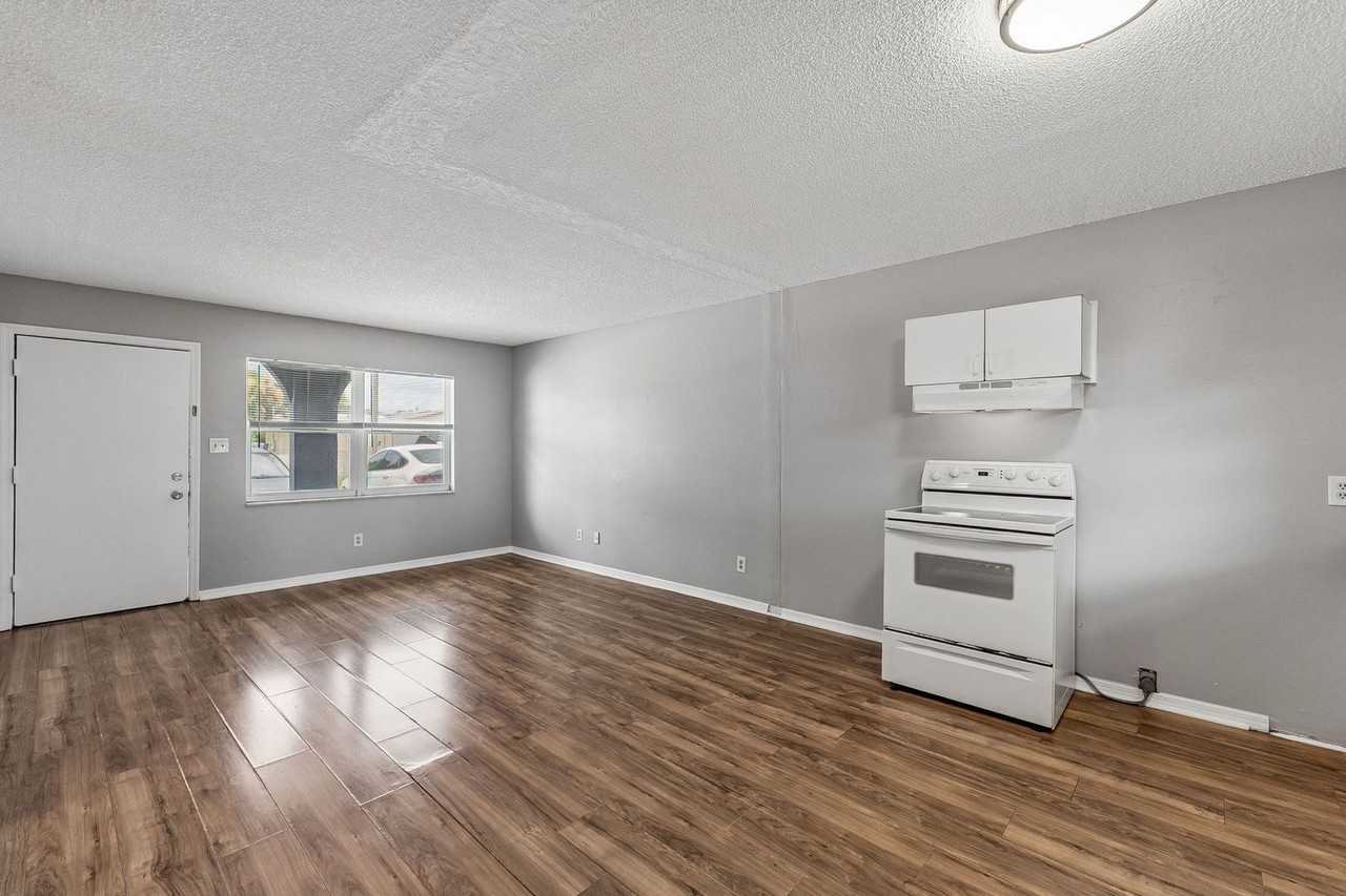 601 State Ave - Photo 5 of 20
