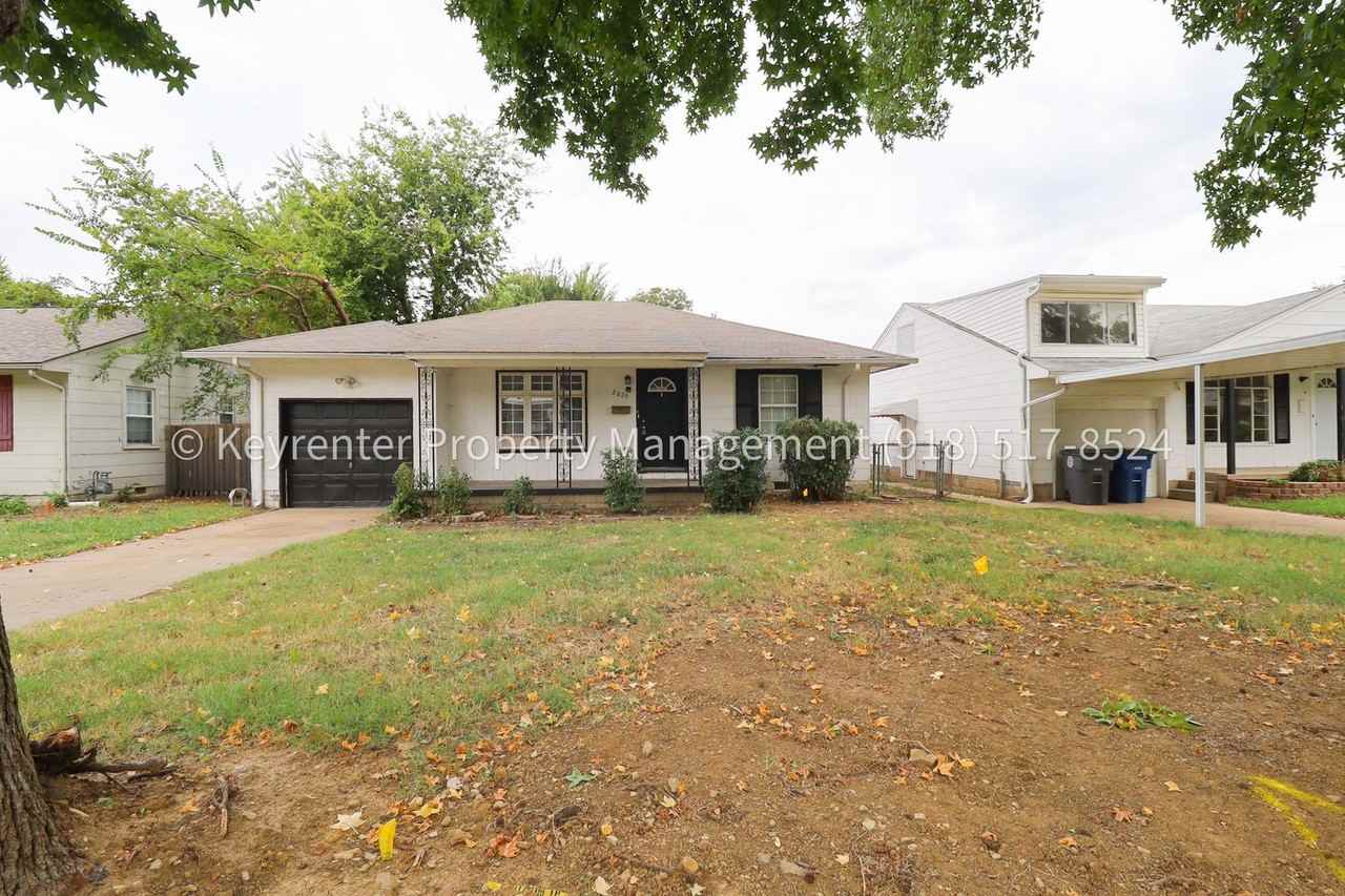 2829 E 1st Pl - Photo 2 of 35