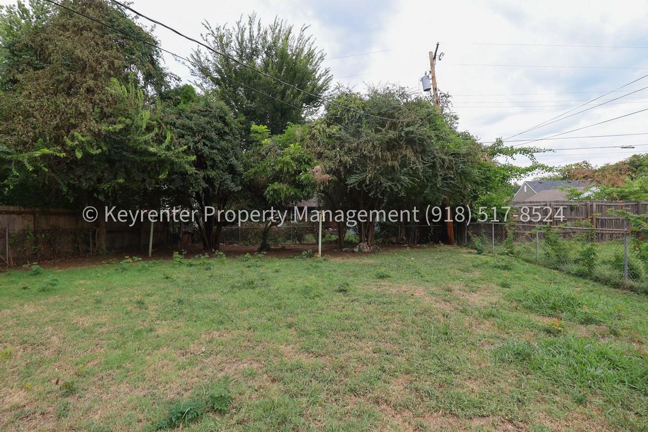 2829 E 1st Pl - Photo 5 of 35