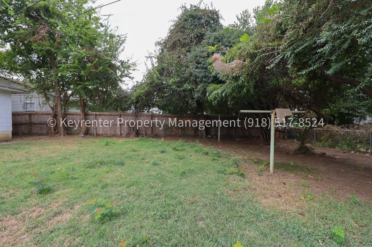 2829 E 1st Pl - Photo 7 of 35