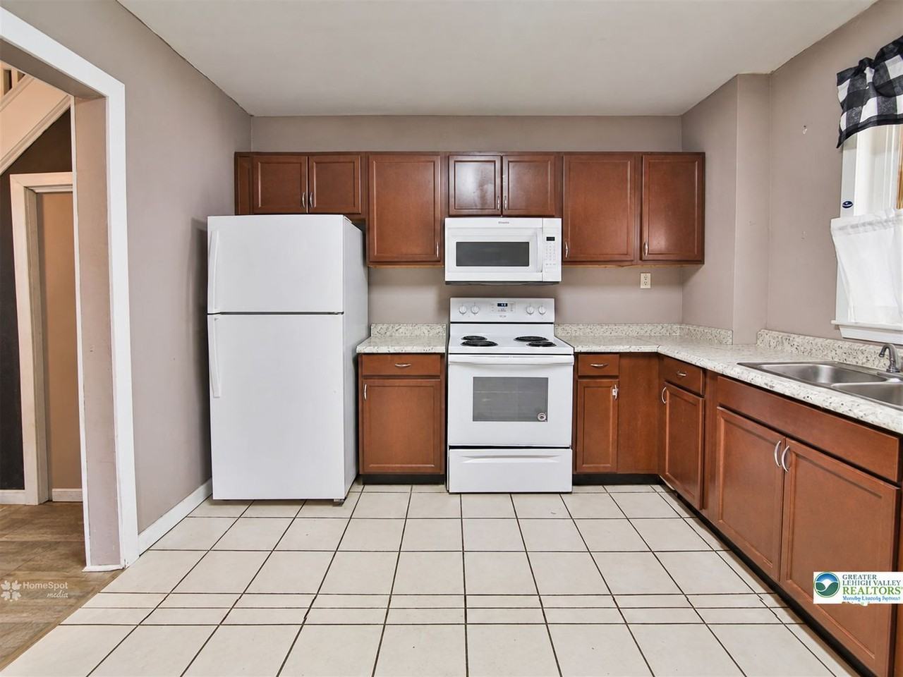 203 W Mill St - Photo 4 of 14