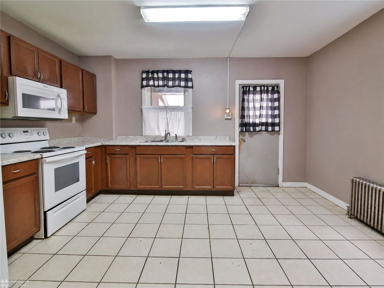 203 W Mill St - Photo 5 of 14