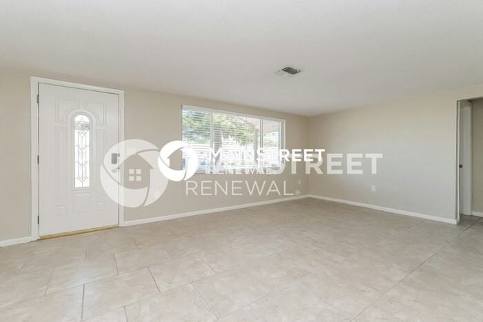 7124 Fairfax Dr - Photo 4 of 16