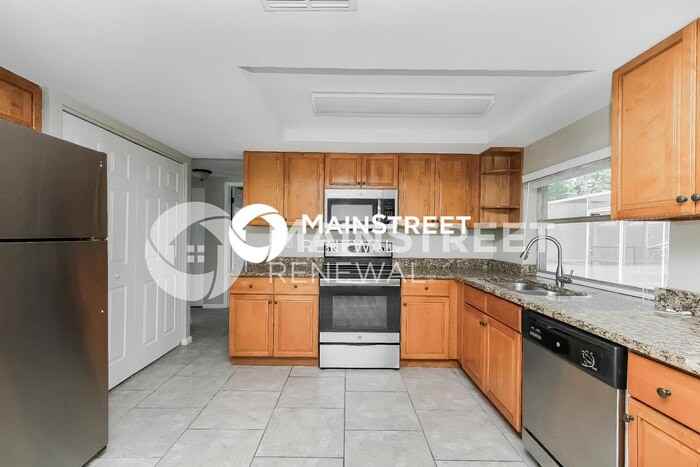 7124 Fairfax Dr - Photo 6 of 16