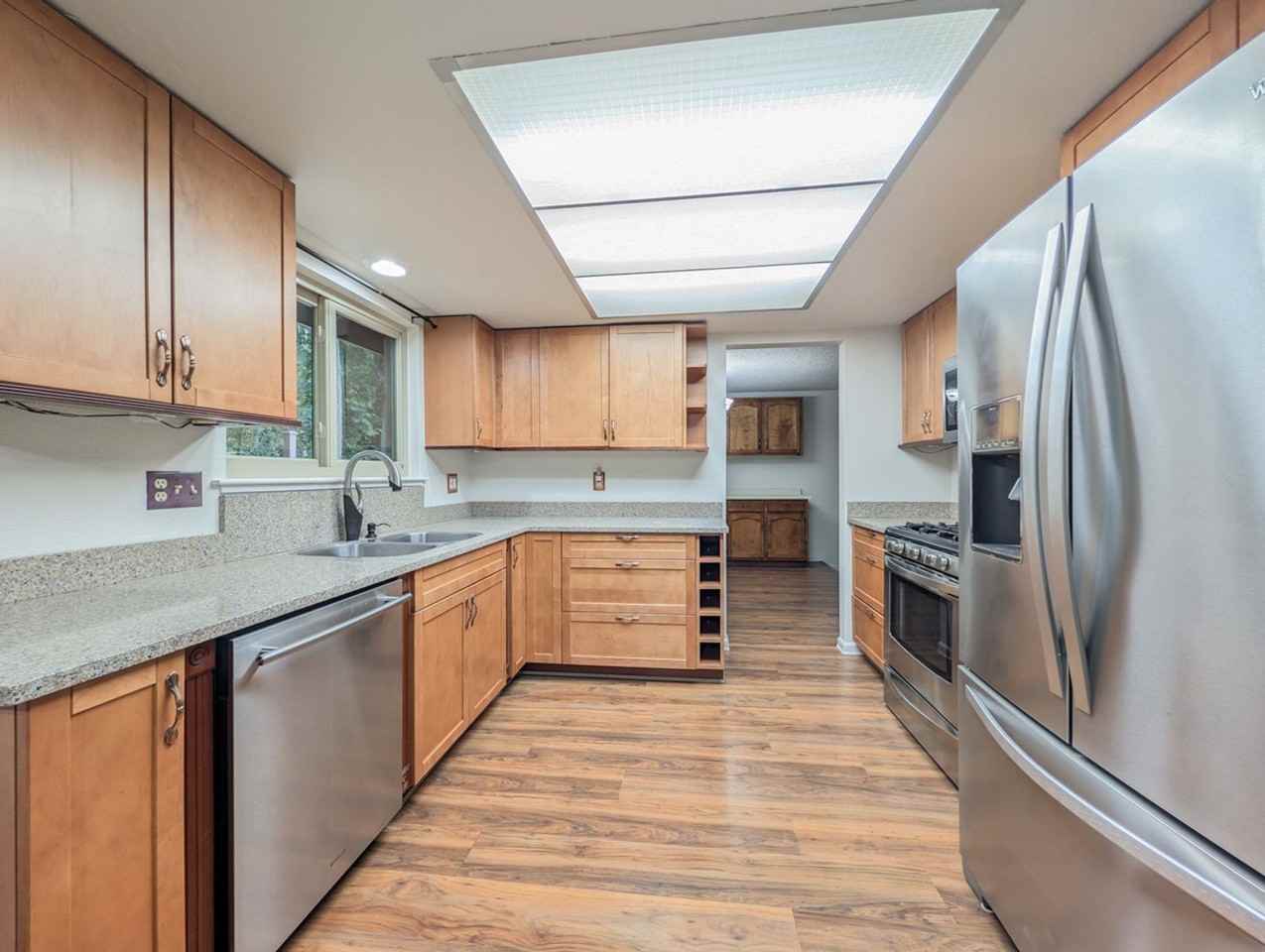 3923 107th Pl Ne - Photo 3 of 20