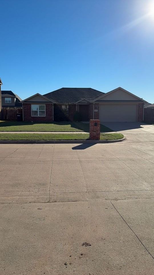 3721 Plantation Dr
