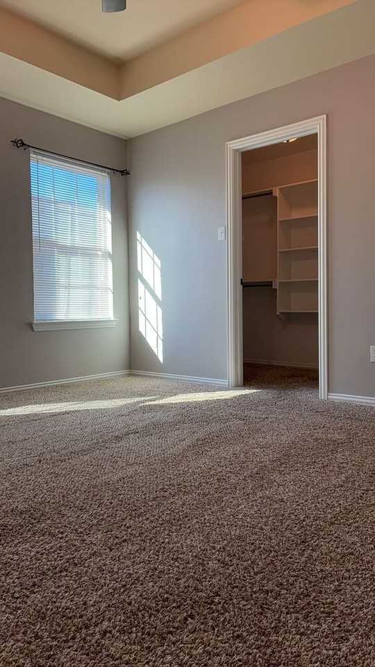 3721 Plantation Dr - Photo 3 of 27