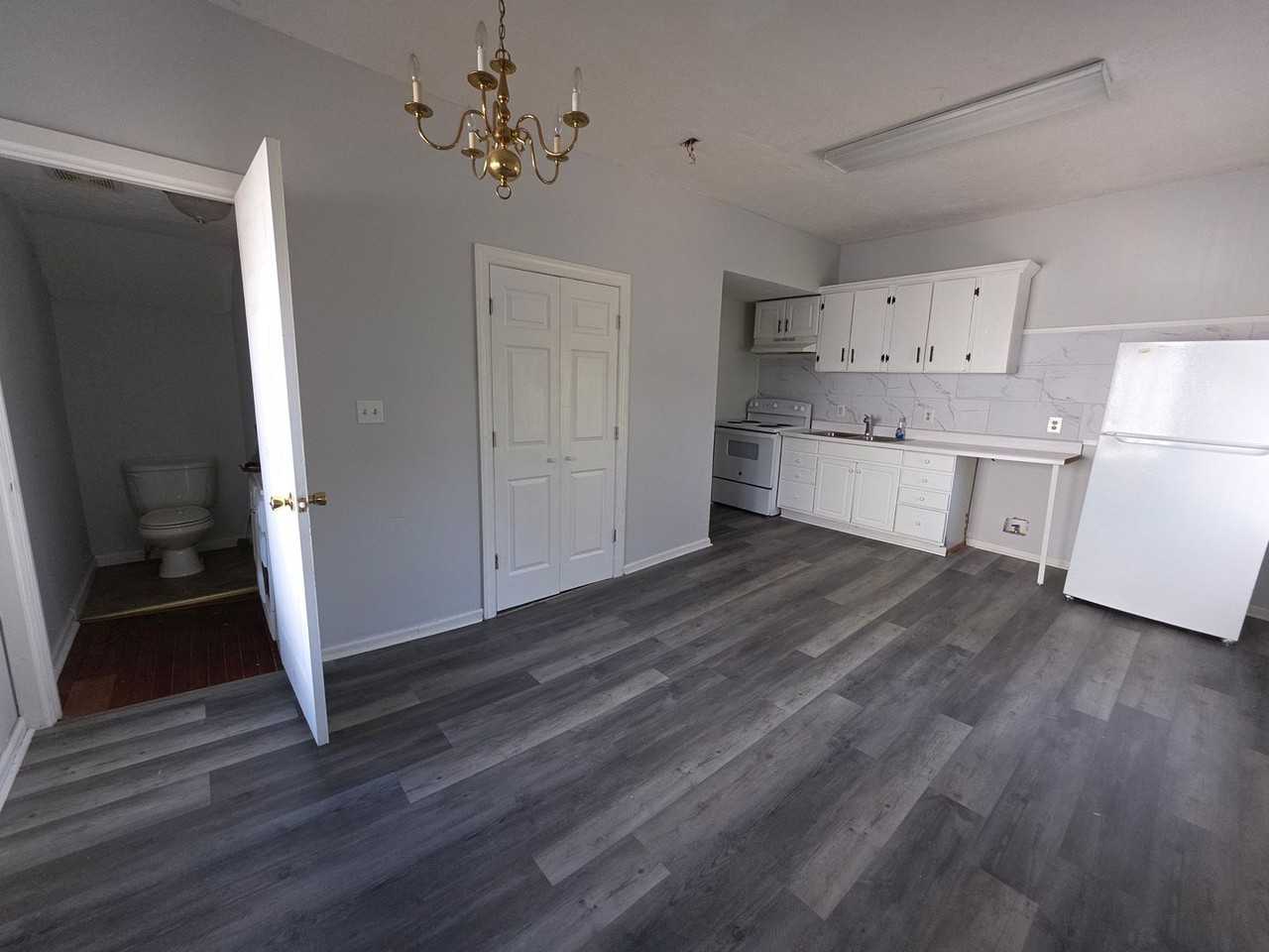 809 Pierce St - Photo 6 of 13