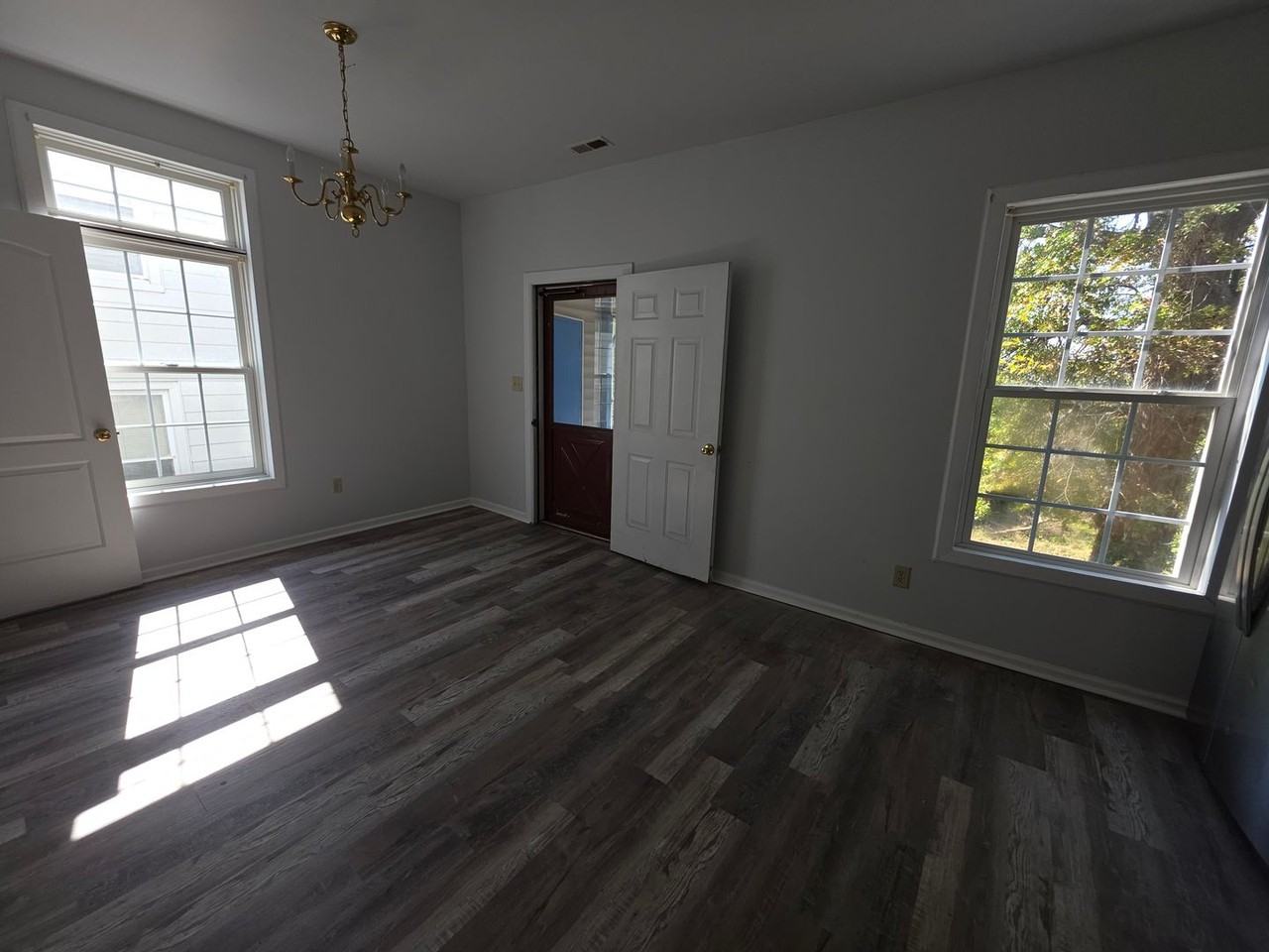 811 Pierce St - Photo 5 of 13