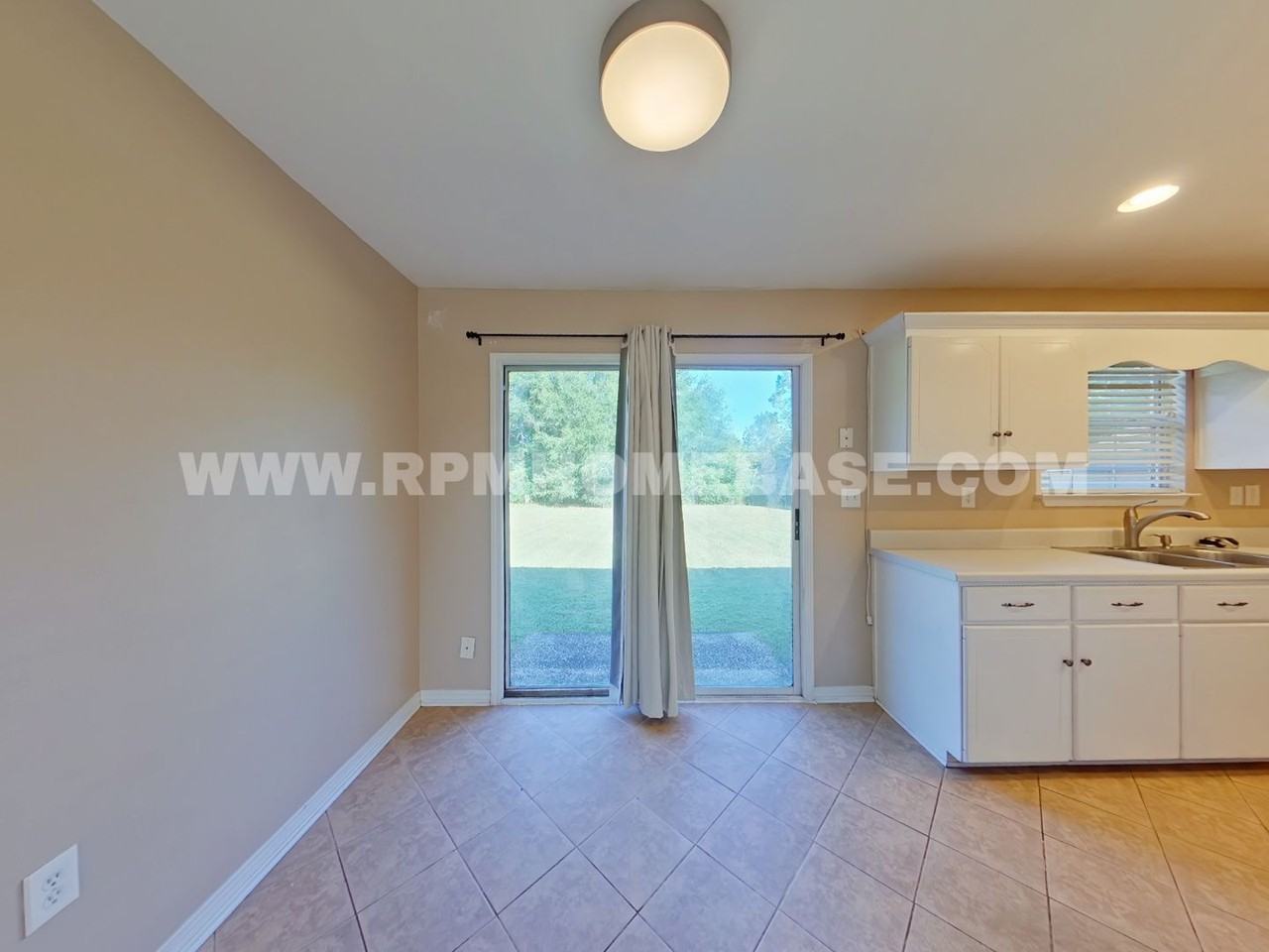 3343 Broadview Cir - Photo 5 of 17