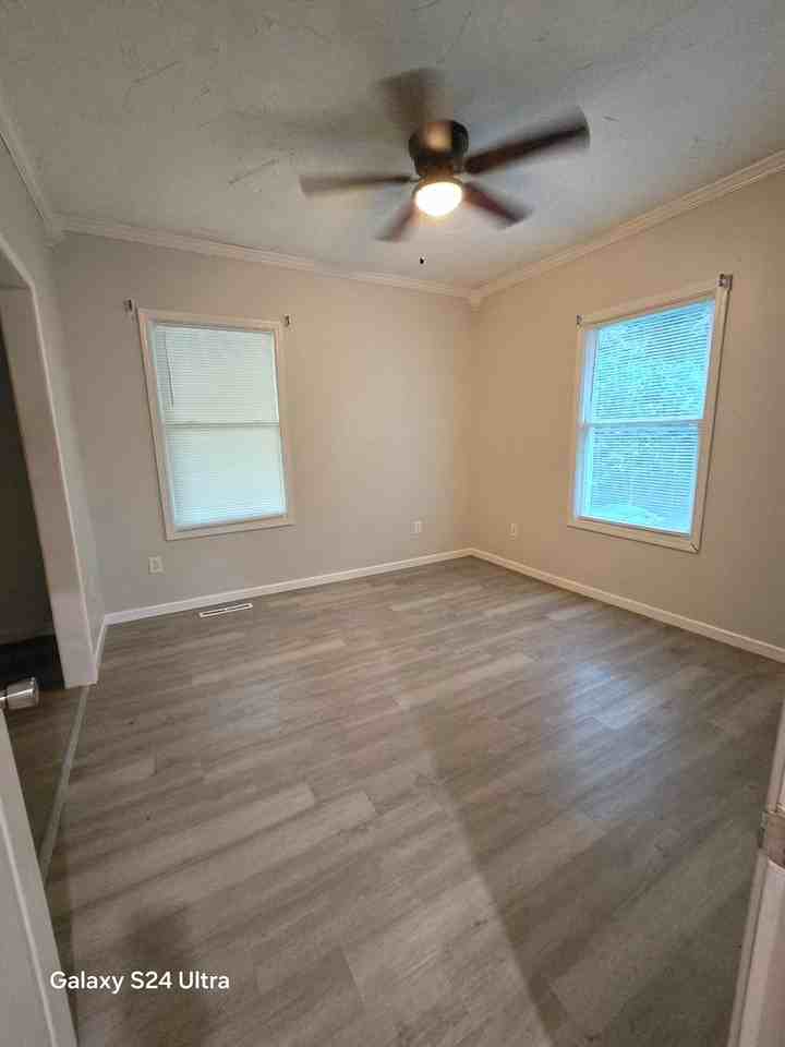 1912 Cowan St - Photo 7 of 10