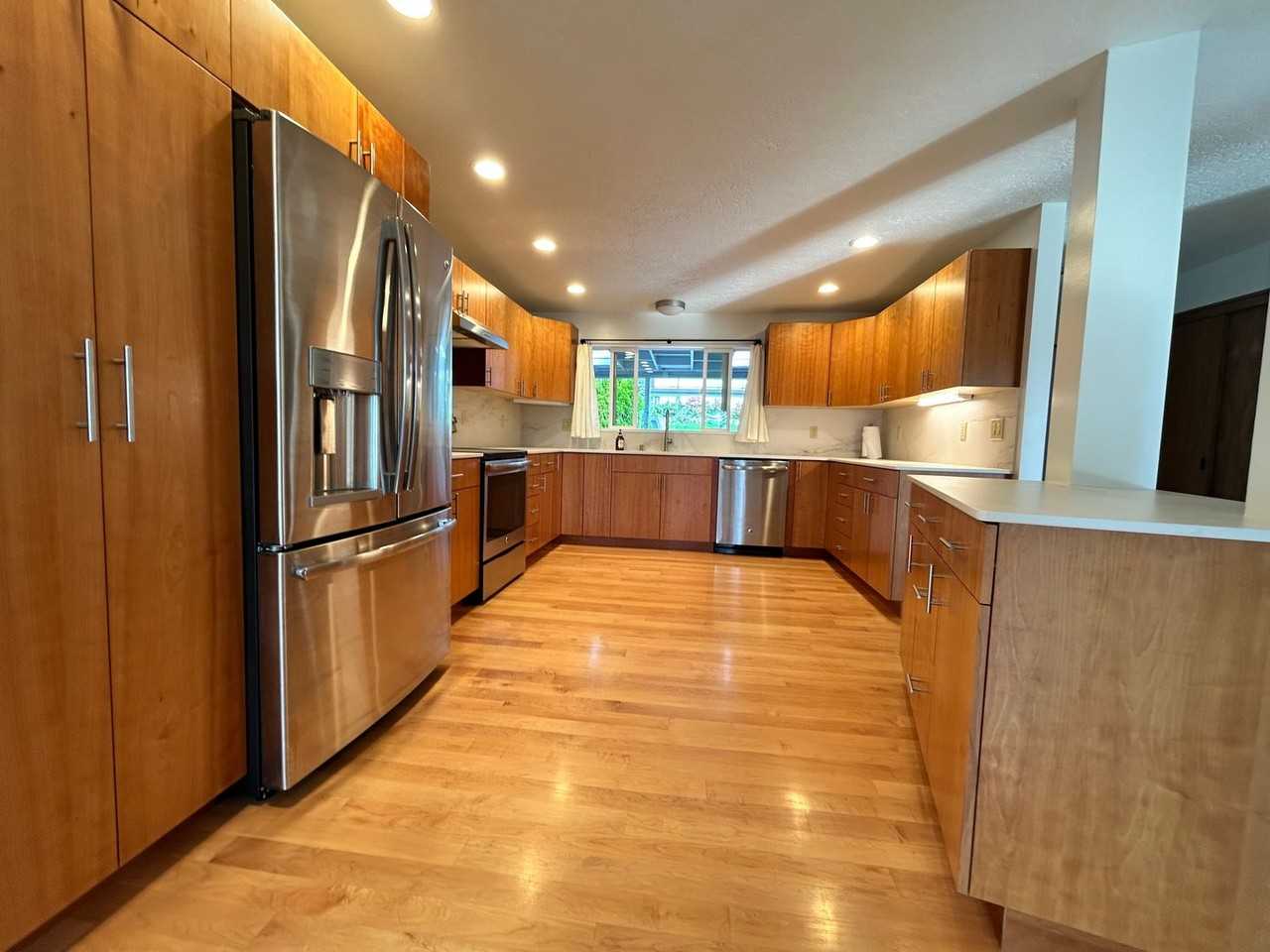 134 Charlotte Ave - Photo 3 of 26
