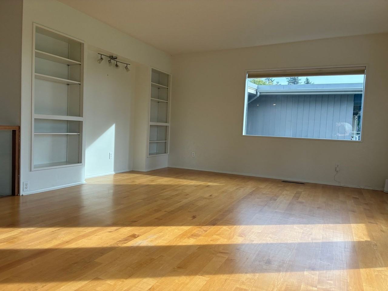 134 Charlotte Ave - Photo 7 of 26