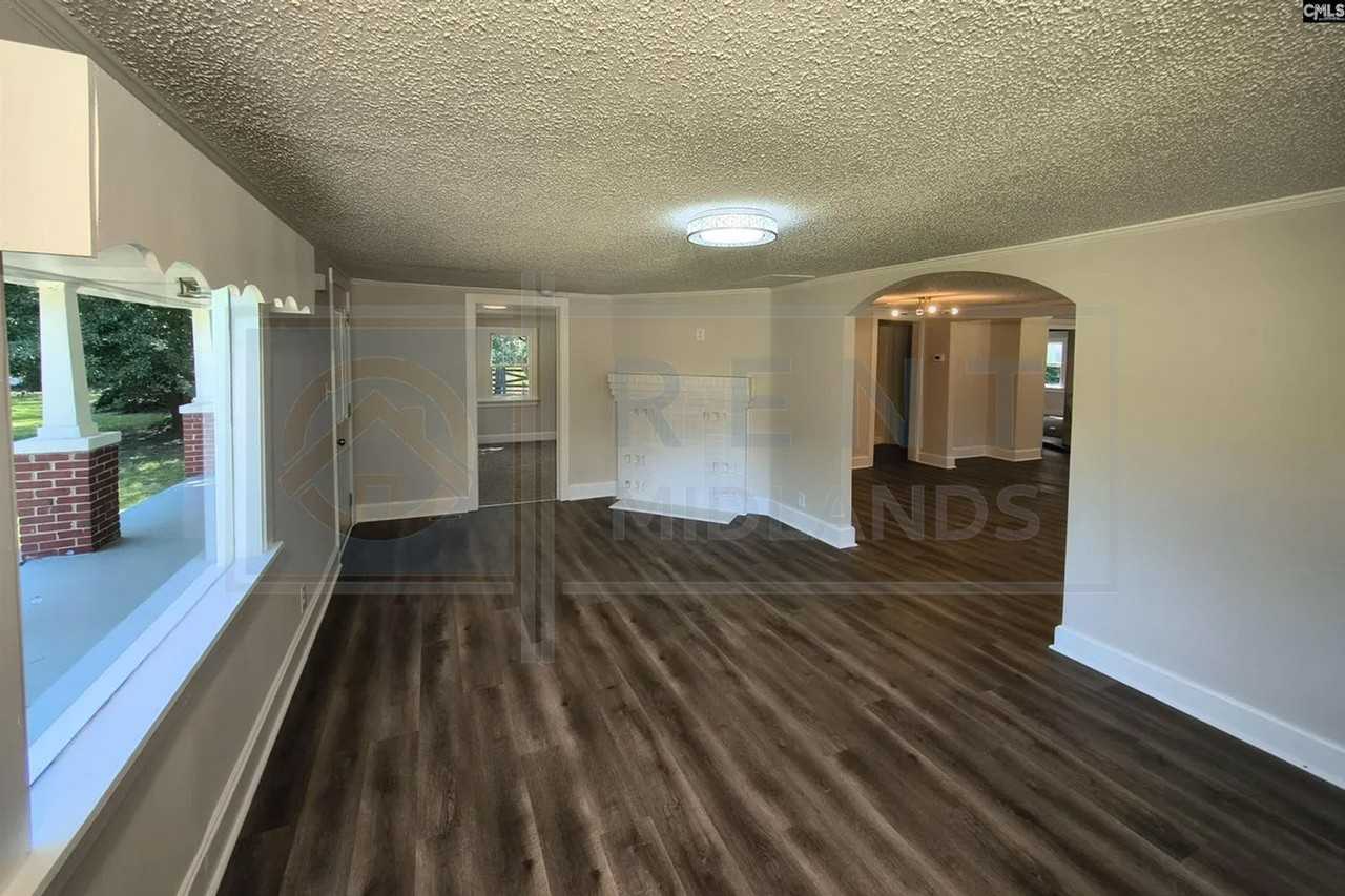 804 Sandfield Rd - Photo 7 of 26
