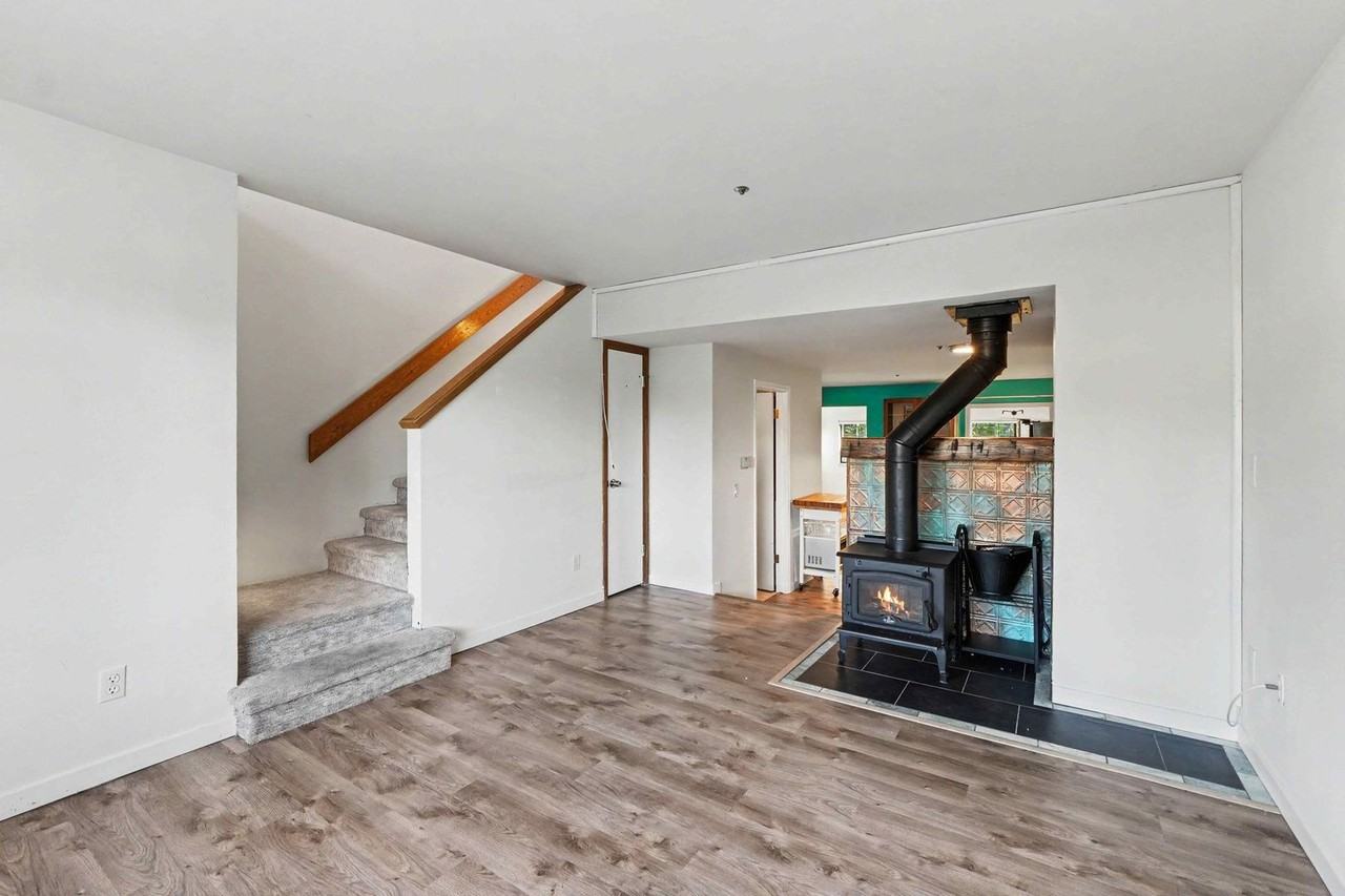 3487 28th St - Photo 4 of 15