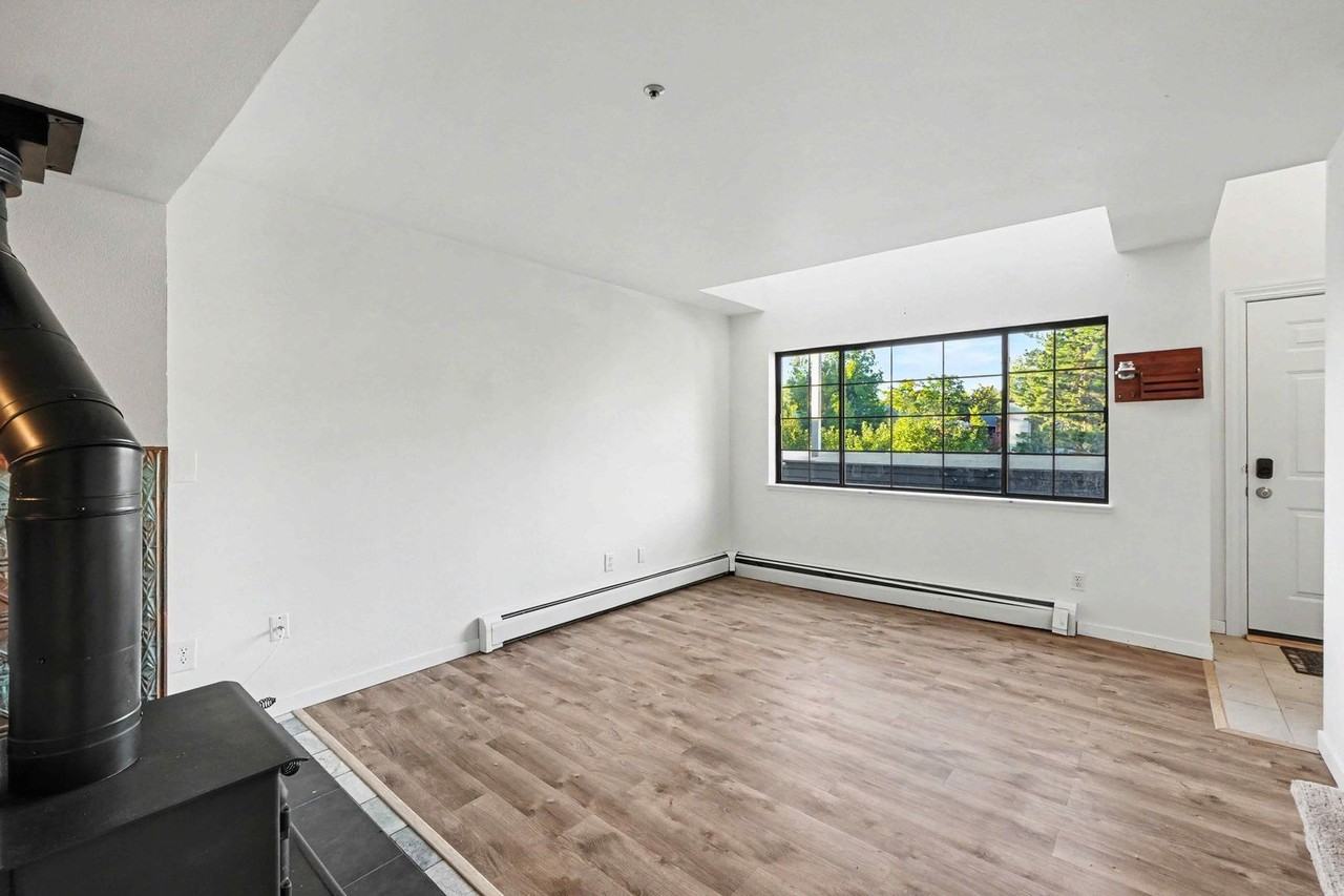 3487 28th St - Photo 5 of 15