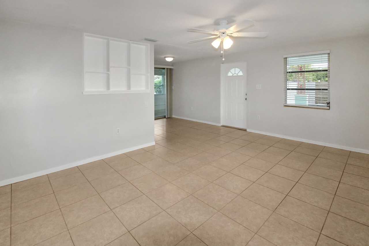 60 French Ave - Photo 3 of 17