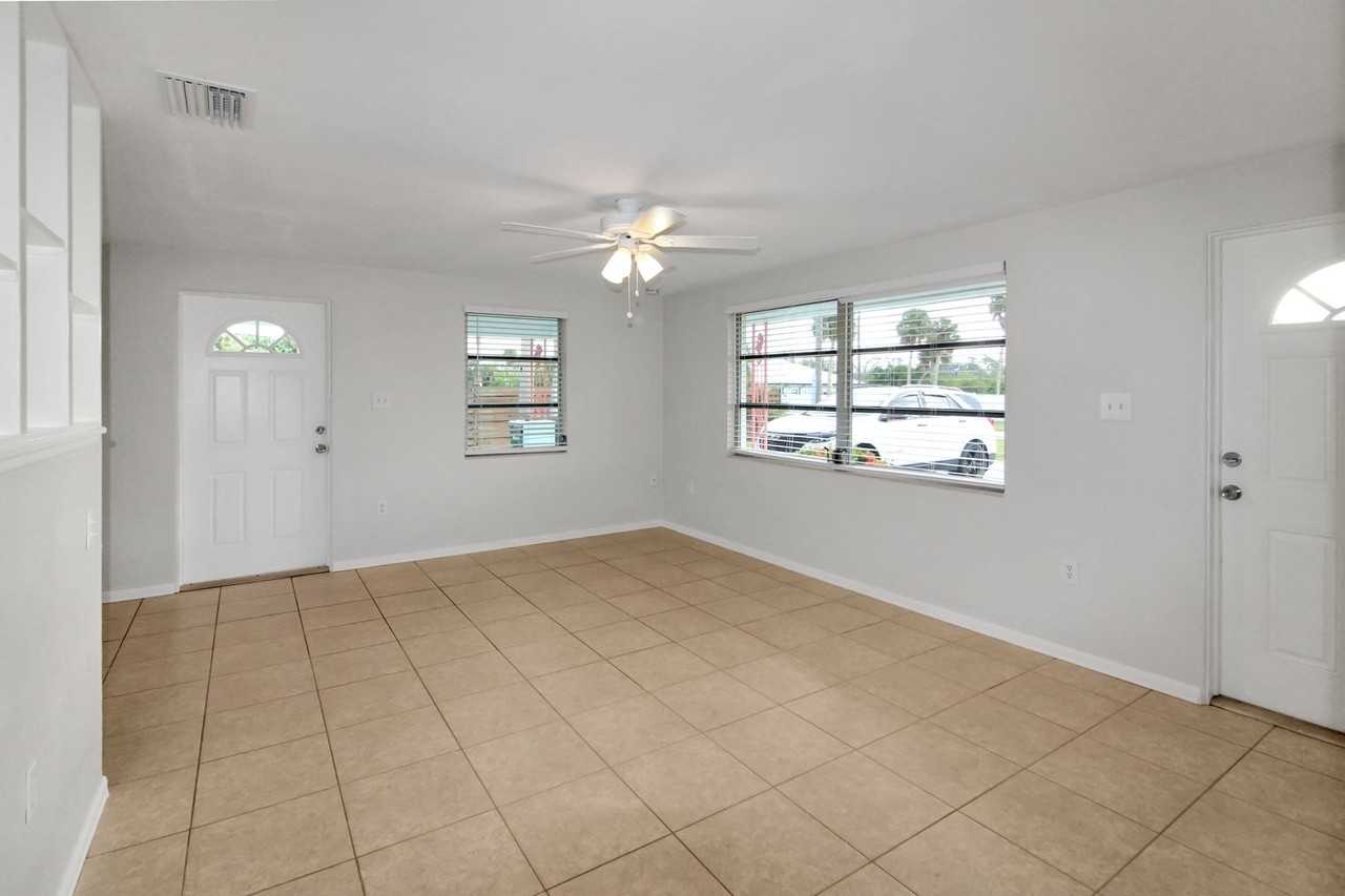 60 French Ave - Photo 5 of 17