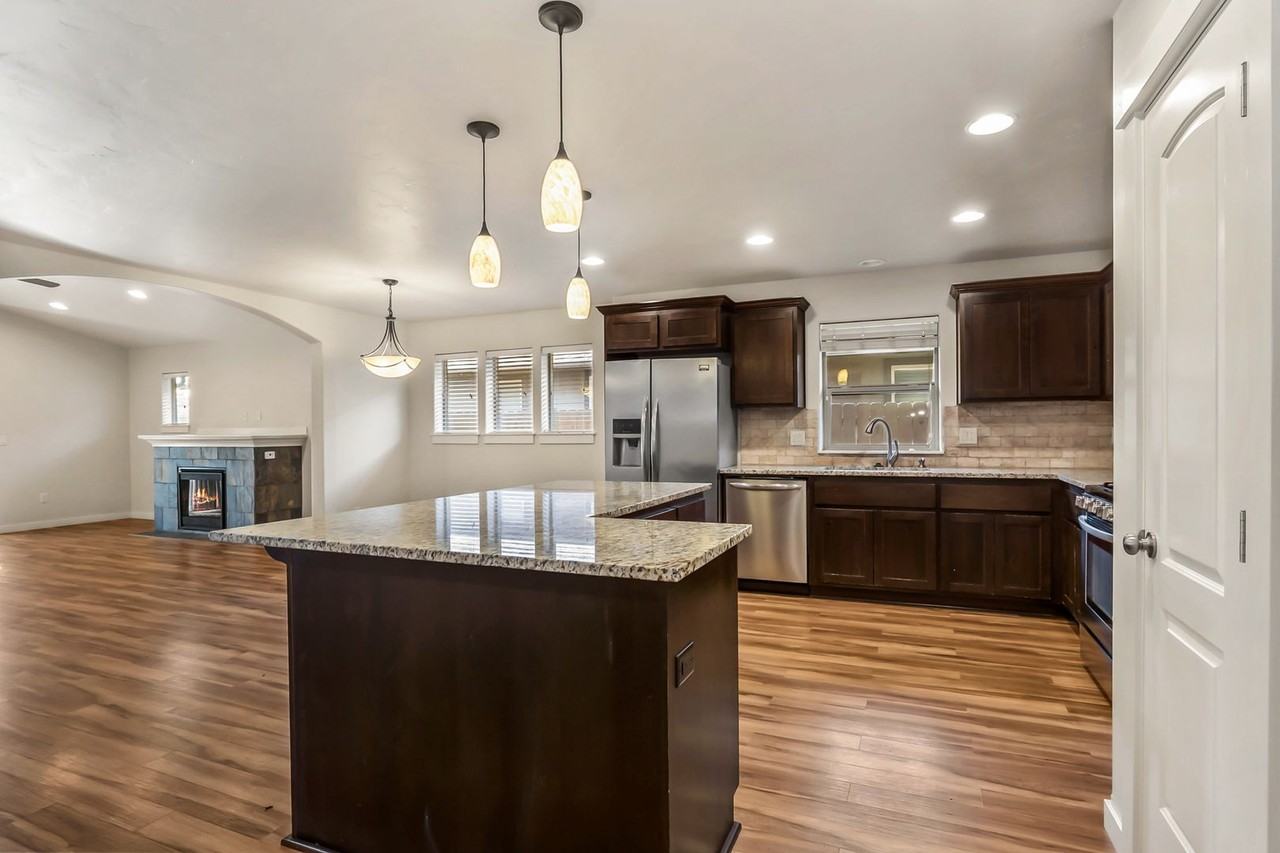 21177 Capella Pl - Photo 3 of 18