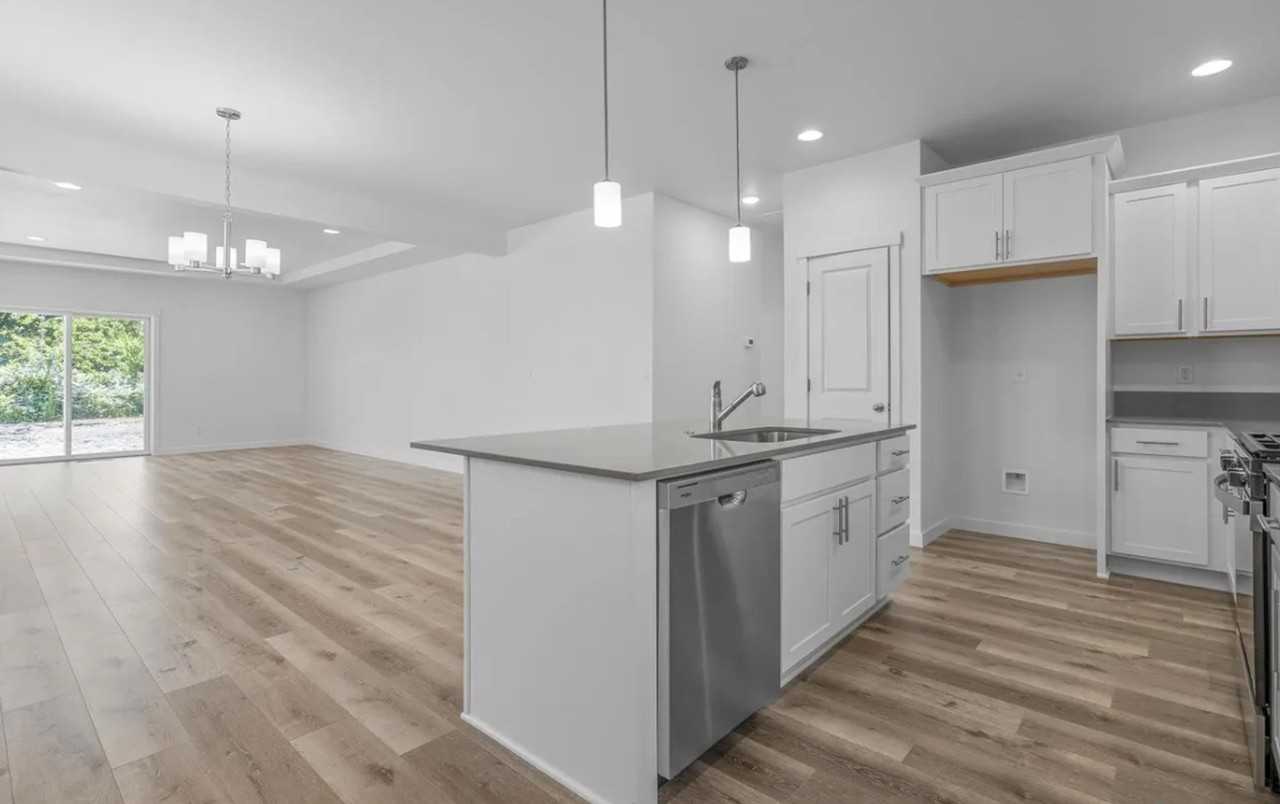 714 Tigerlily St - Photo 5 of 23