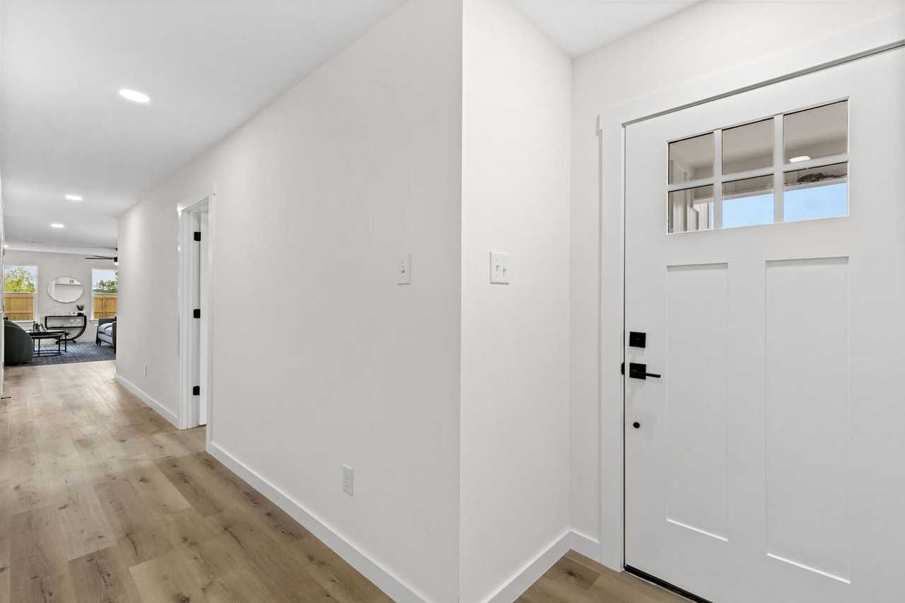 516 Paso Fino St - Photo 4 of 38