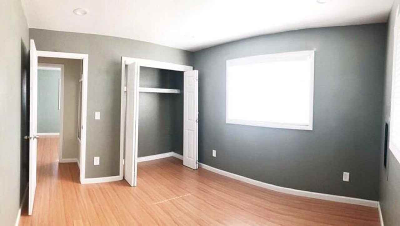 401 11th St - Photo 2 of 11