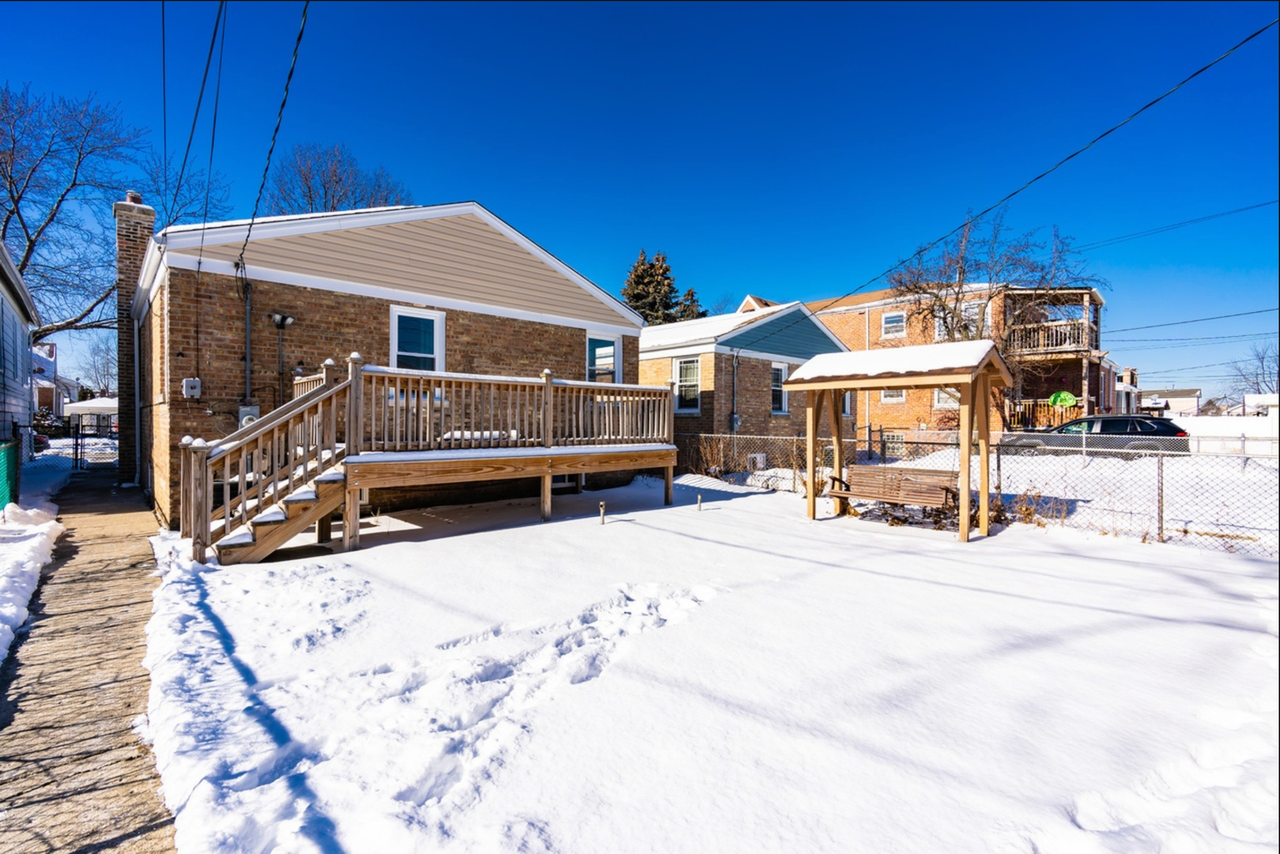 3035 N Olcott Ave - Photo 2 of 30