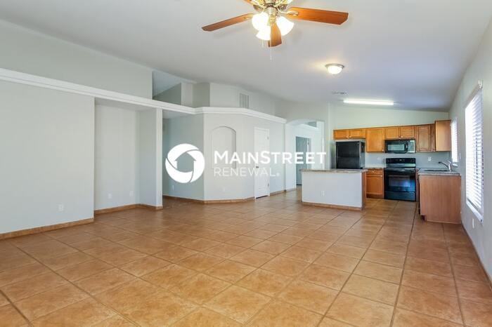 17607 N 113th Ave - Photo 5 of 16